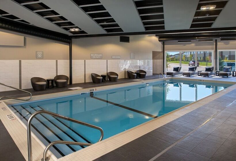 هتل Towneplace Suites By Marriott Saskatoon