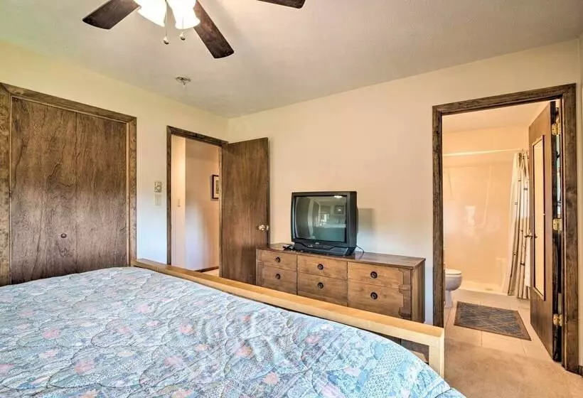Authentic Cabin W/ Fire Pit Near Trout Fishing!