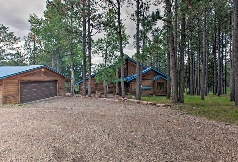 Blue Spruce Cabin  W / Hot Tub & Resort Amenities