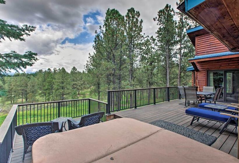 Blue Spruce Cabin  W / Hot Tub & Resort Amenities