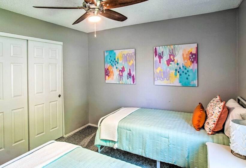 Bright Az Oasis W/ Fire Pit, Yard & Grill!