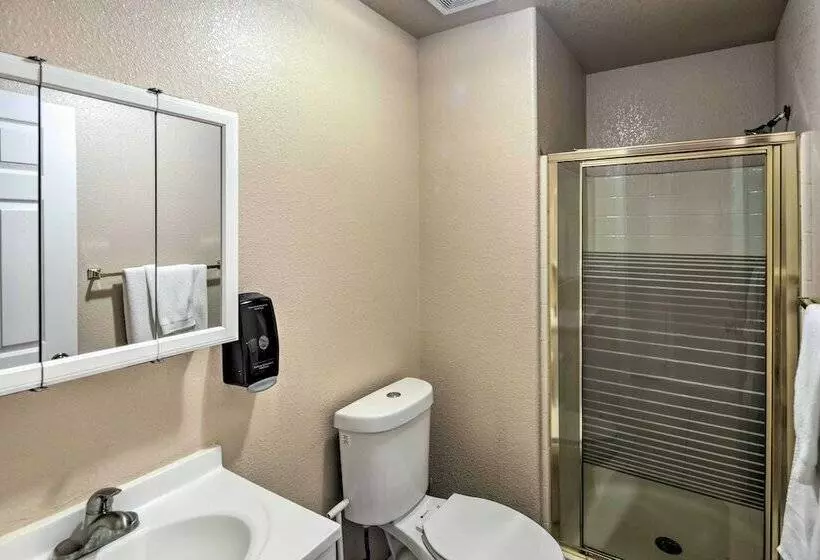 Bullhead City Home: Tesla Charger ~ 3 Mi To River