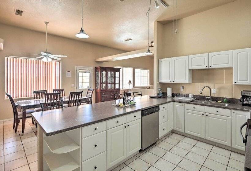 Bullhead City Home: Tesla Charger ~ 3 Mi To River