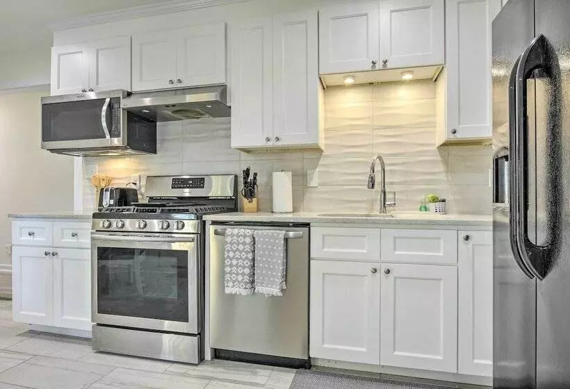 Apex Home ~ 15 Mi To Downtown Raleigh!