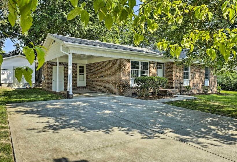 Apex Home ~ 15 Mi To Downtown Raleigh!