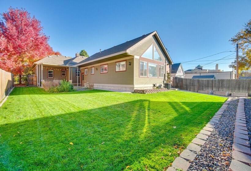 Charming Getaway, Walk To Windsor Lake & Downtown!