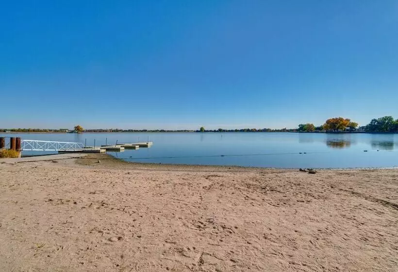 Charming Getaway, Walk To Windsor Lake & Downtown!