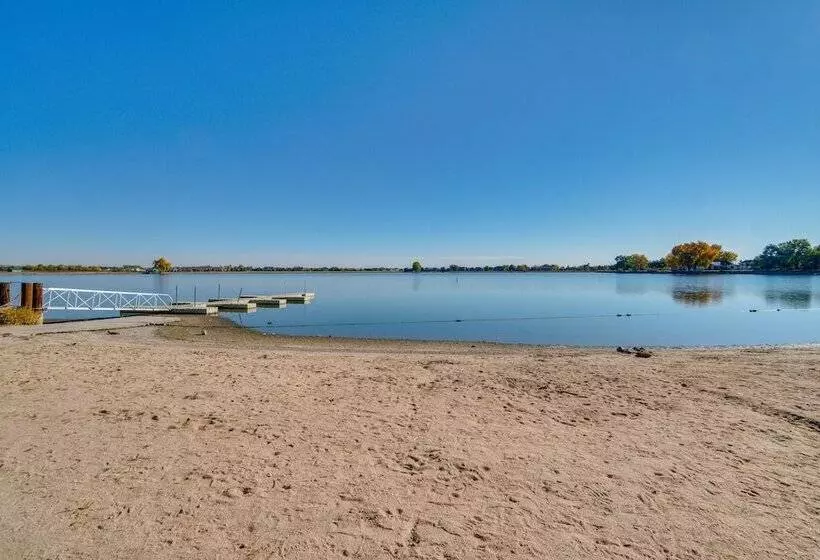 Charming Getaway, Walk To Windsor Lake & Downtown!