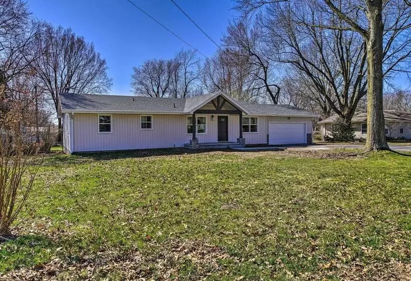 Retreat W/ Deck ~ 9 Mi To Downtown Springfield