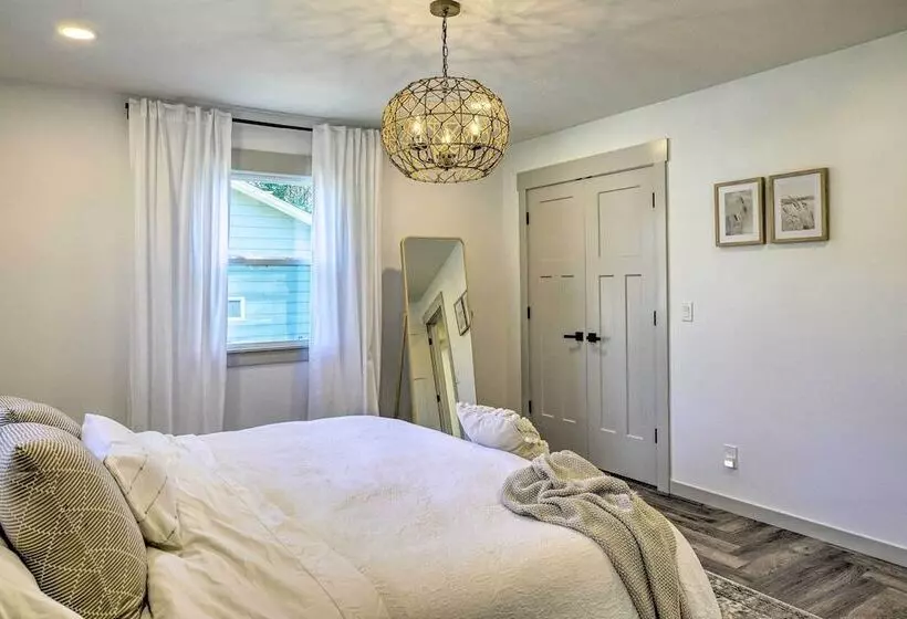 Retreat W/ Deck ~ 9 Mi To Downtown Springfield