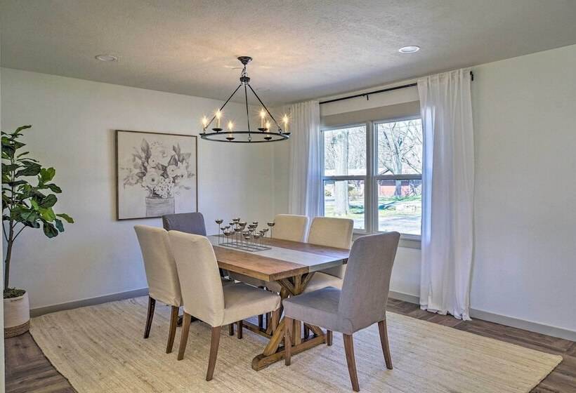 Retreat W/ Deck ~ 9 Mi To Downtown Springfield