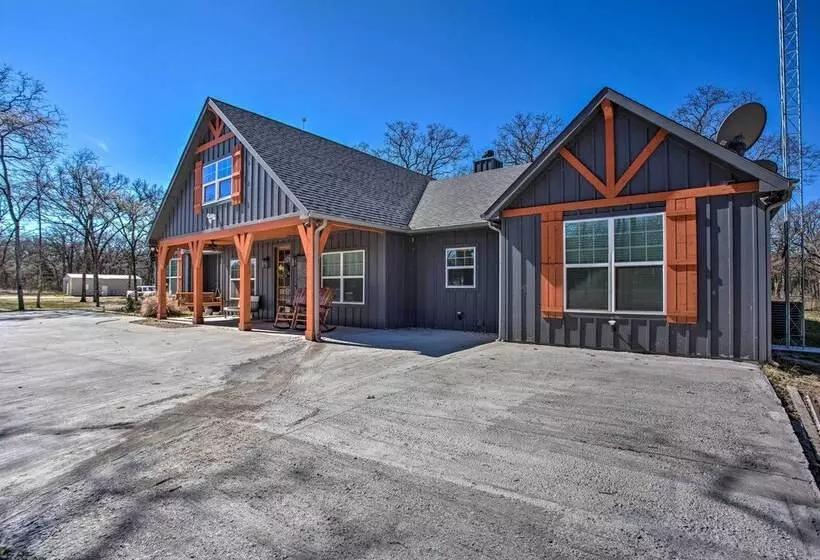 Lake Tawakoni Access: Home W/ Game Room!