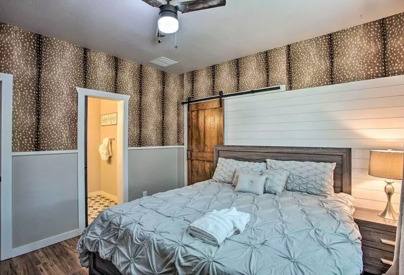 Lake Tawakoni Access: Home W/ Game Room!