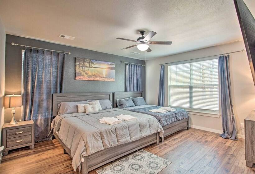 Lake Tawakoni Access: Home W/ Game Room!