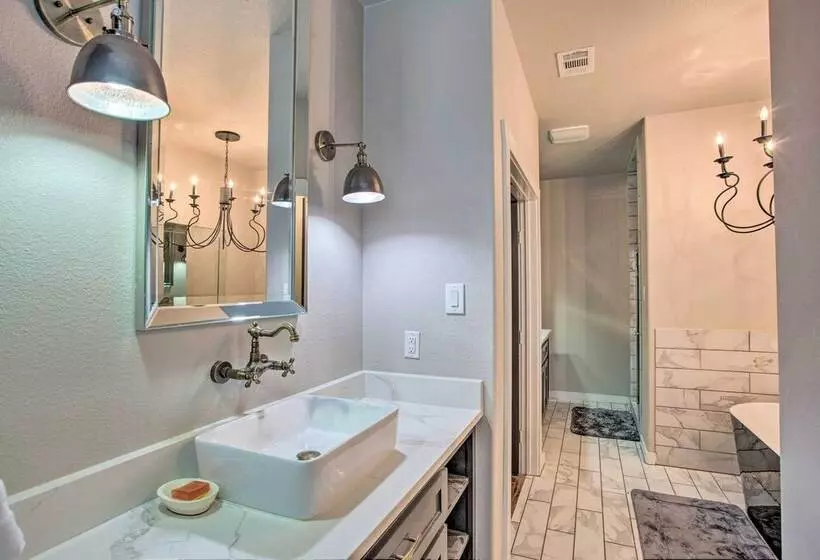 Lake Tawakoni Access: Home W/ Game Room!