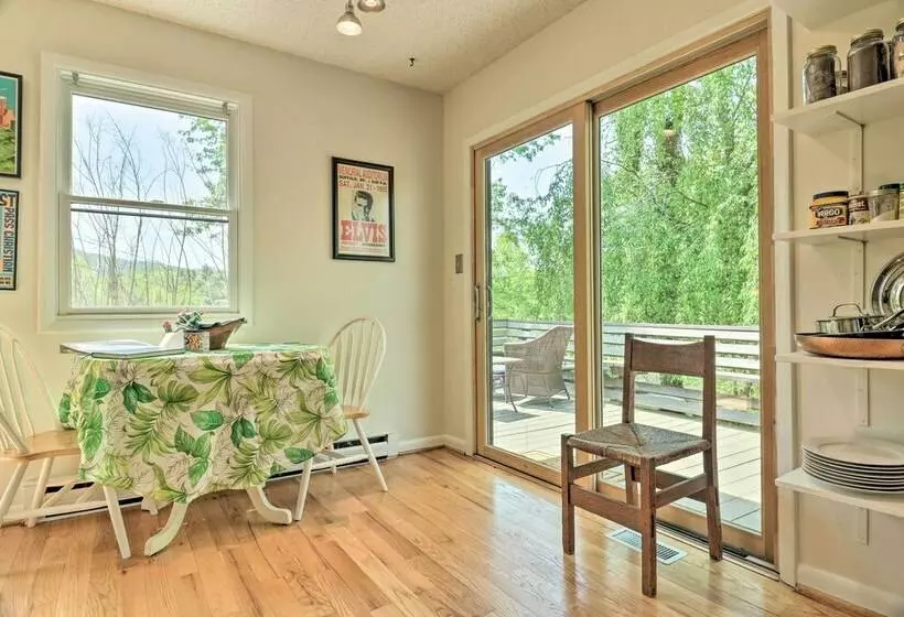 Cozy Cabin W/ Mtn Views,  7 Mi To Weaverville!
