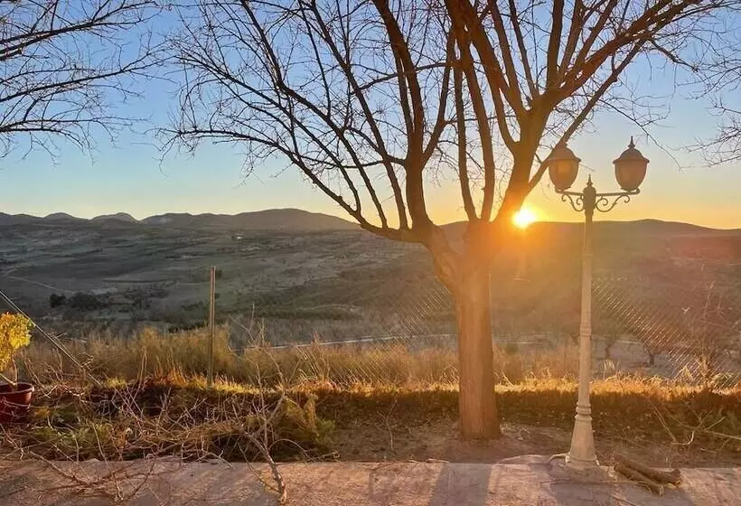 Cuevas El Atochal Orígenes