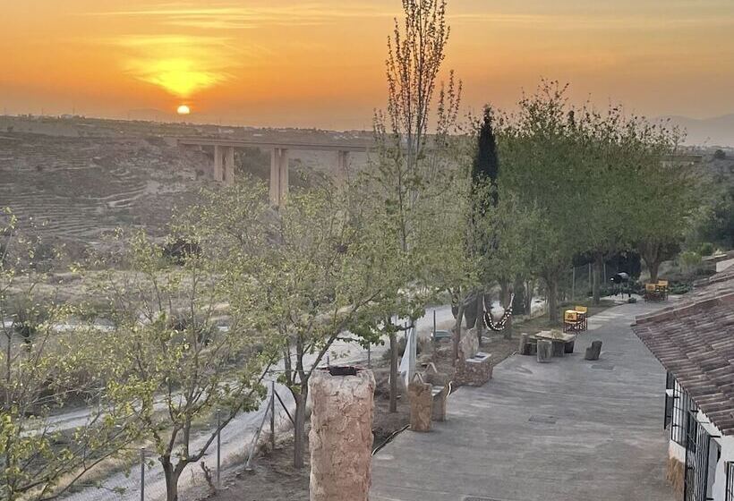 Cuevas El Atochal Orígenes