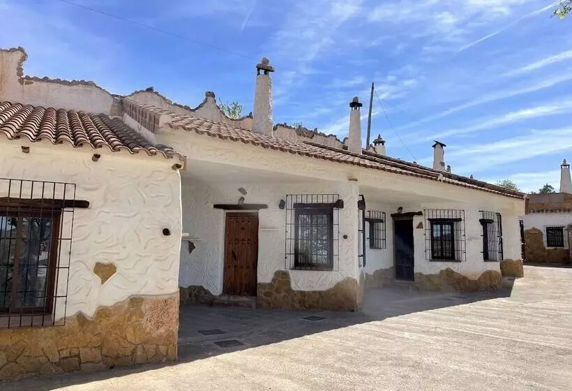 Cuevas El Atochal Orígenes