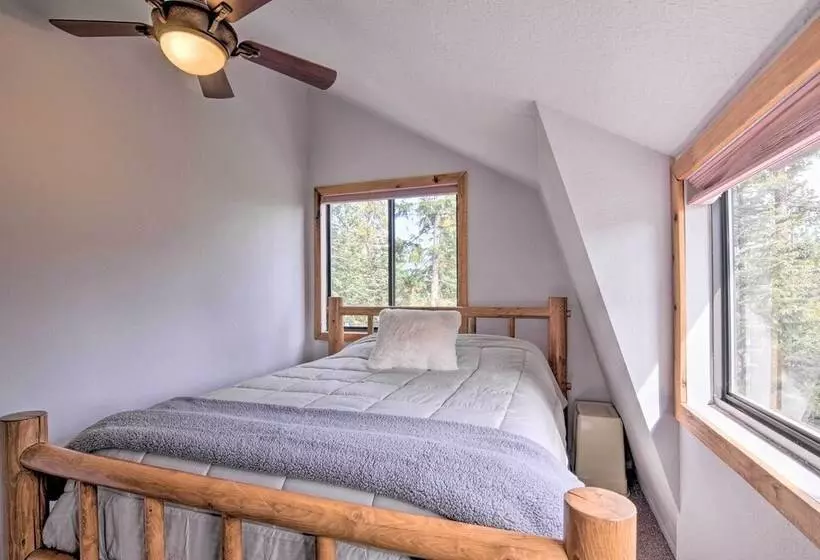 Duck Creek Village Cabin W/ Deck On Half Acre