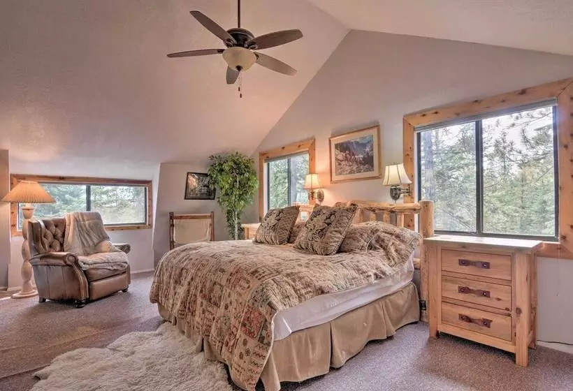 Duck Creek Village Cabin W/ Deck On Half Acre