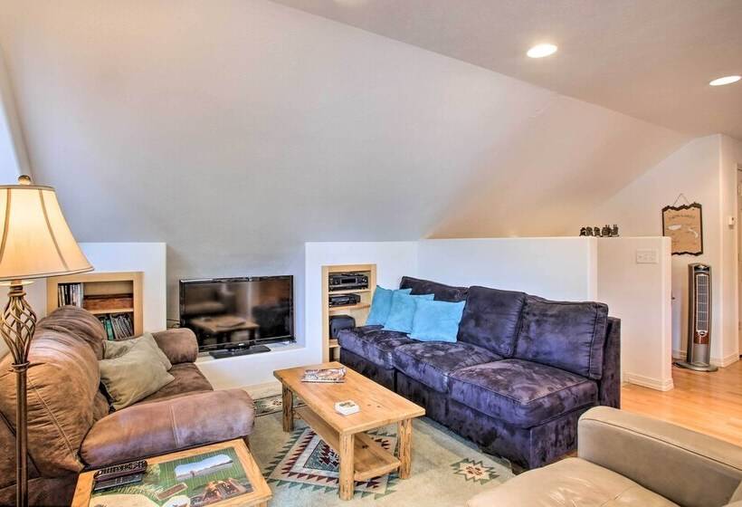 Winter/summer Twin Lakes Retreat Near Skiing!