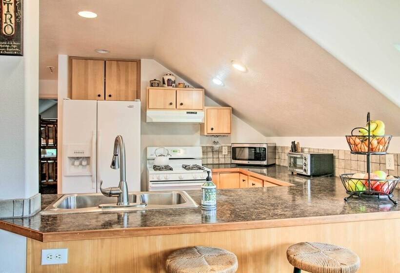 Winter/summer Twin Lakes Retreat Near Skiing!