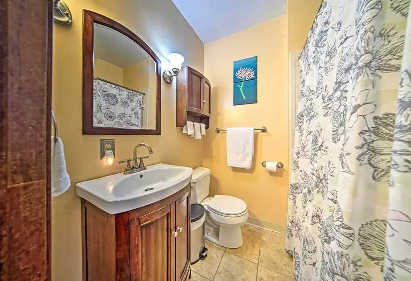 Historic Victorian Farmhouse W/ Porch & Views!