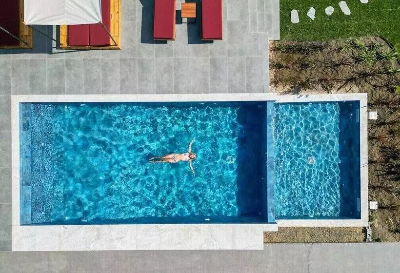 Hotelli Amyntas Seafront