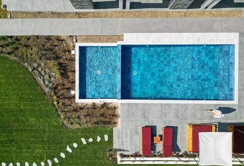 Hotelli Amyntas Seafront