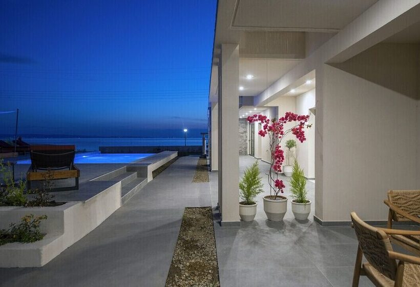 בית מלון כפרי Amyntas Seafront