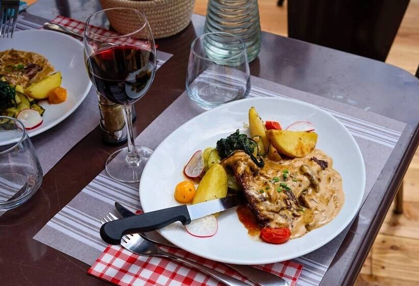 هتل Le Petit Cerf