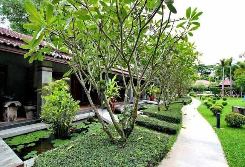 호텔 Namsai Resort Kanchanaburi