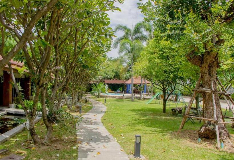 호텔 Namsai Resort Kanchanaburi