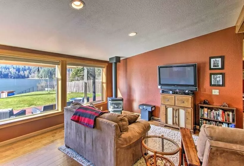 Lakefront Cabin W/ Stunning Mountain Views & Dock!