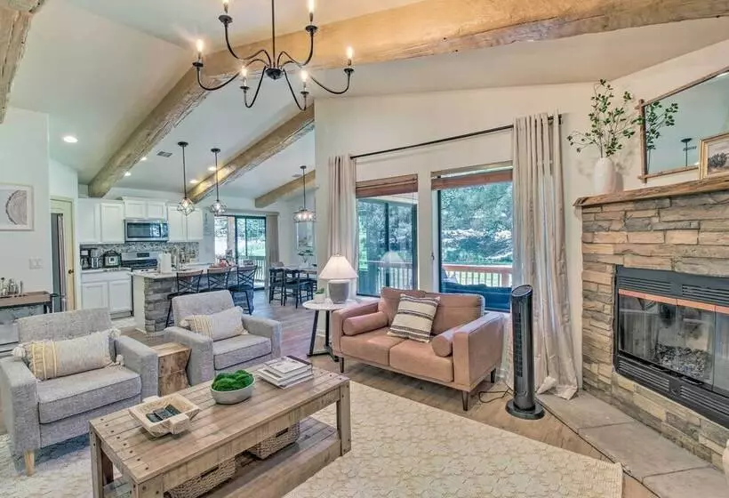 Game Room + Private Dock: Lakeside Cabin!