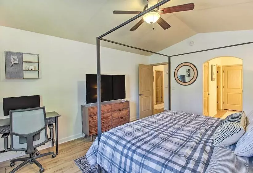 Game Room + Private Dock: Lakeside Cabin!