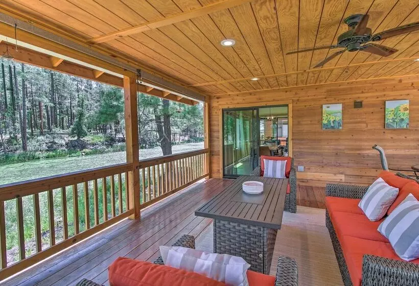 Game Room + Private Dock: Lakeside Cabin!