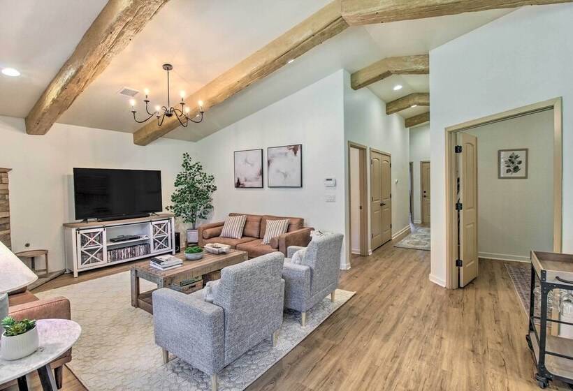 Game Room + Private Dock: Lakeside Cabin!