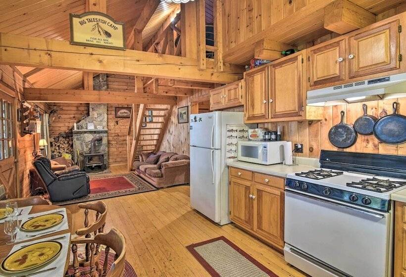 Lakeside Livin: Cozy Cabin Steps To Sebec Lake!
