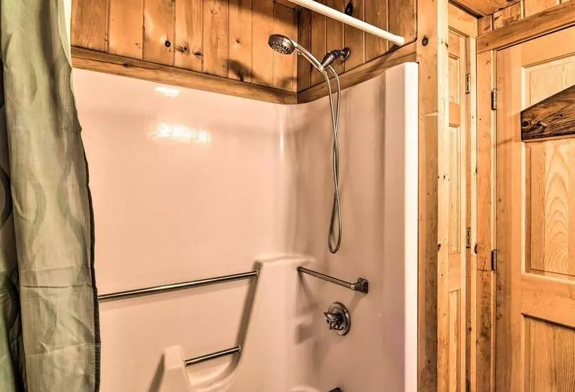 Lakeside Livin: Cozy Cabin Steps To Sebec Lake!