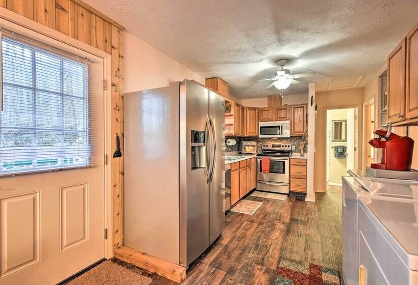 Nantahala Mountain Cabin W/ Deck ~ 1 Mi To Hiking!