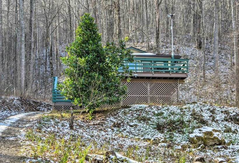 Nantahala Mountain Cabin W/ Deck ~ 1 Mi To Hiking!