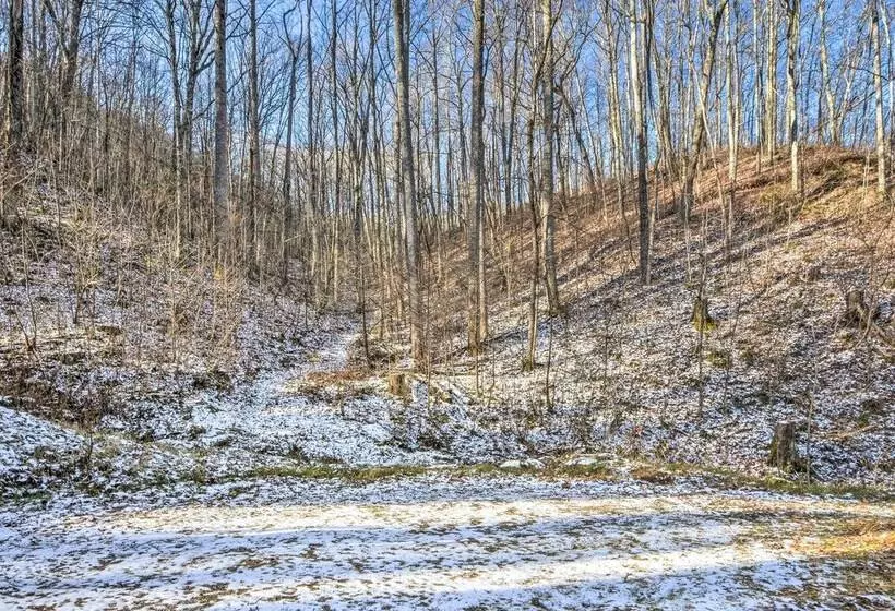 Nantahala Mountain Cabin W/ Deck ~ 1 Mi To Hiking!