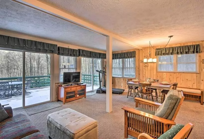 Nantahala Mountain Cabin W/ Deck ~ 1 Mi To Hiking!