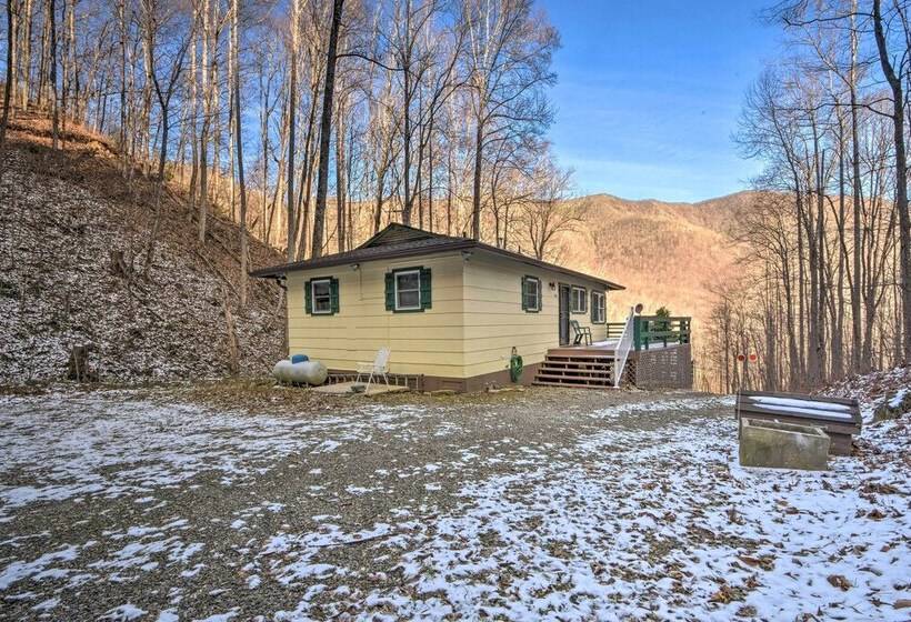 Nantahala Mountain Cabin W/ Deck ~ 1 Mi To Hiking!