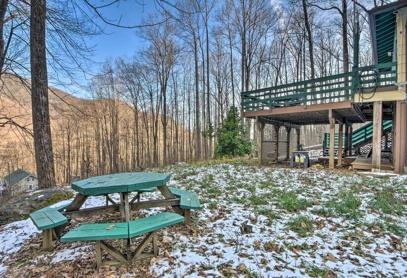 Nantahala Mountain Cabin W/ Deck ~ 1 Mi To Hiking!