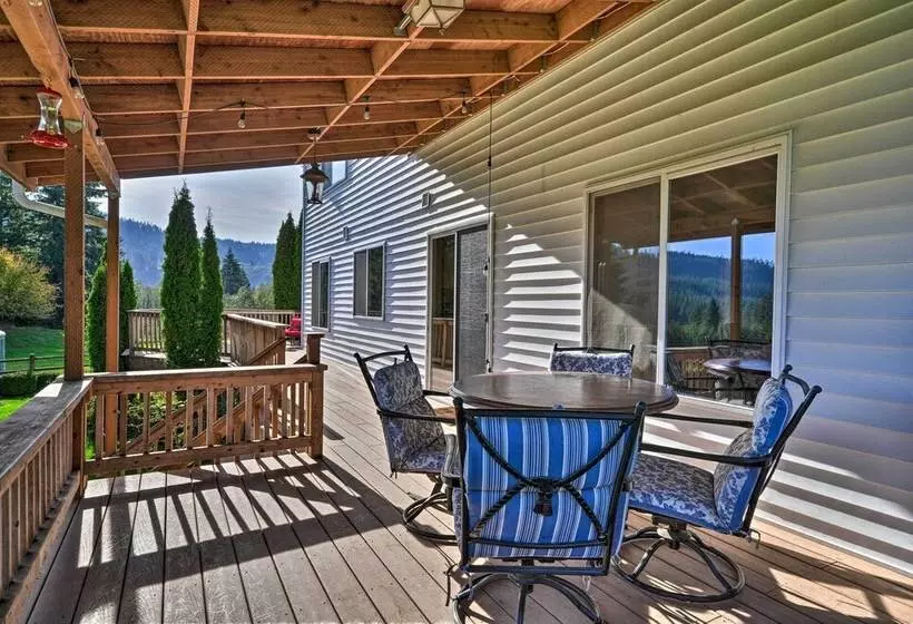 Peaceful, Pet Friendly Washougal Paradise!