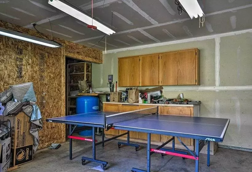 Peaceful, Pet Friendly Washougal Paradise!