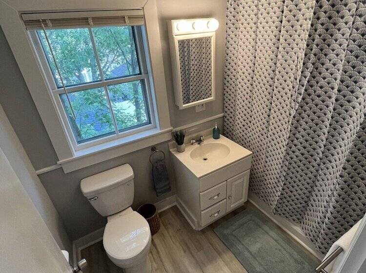 بنسيون Cozy 3br Beach House By The Sea